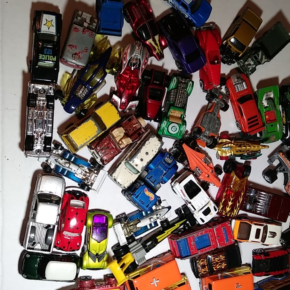Huge lot of boys cars lesney matchbox hot wheels